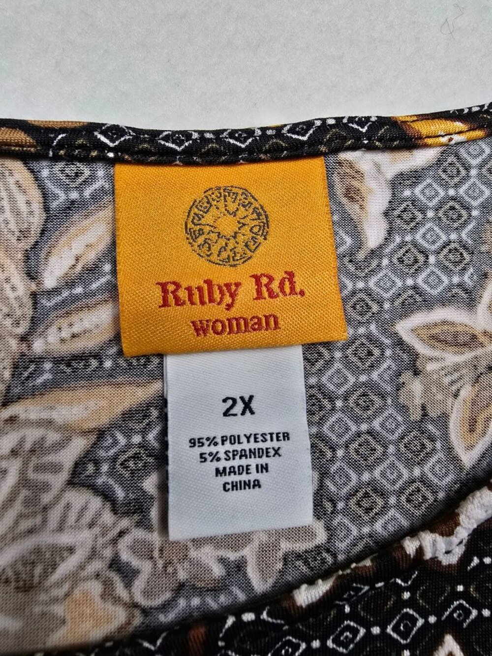 Ruby Rd. Woman Floral Tunic Top 2X 3/4 Sleeve Black/Yellow - Picture 2 of 5